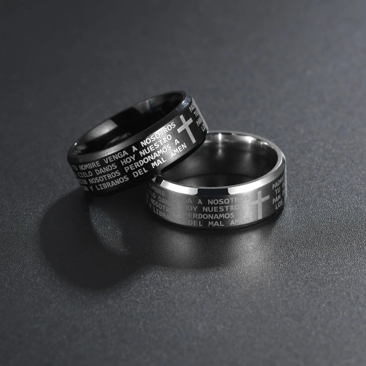 Bague en acier inoxydable avec croix de Jésus