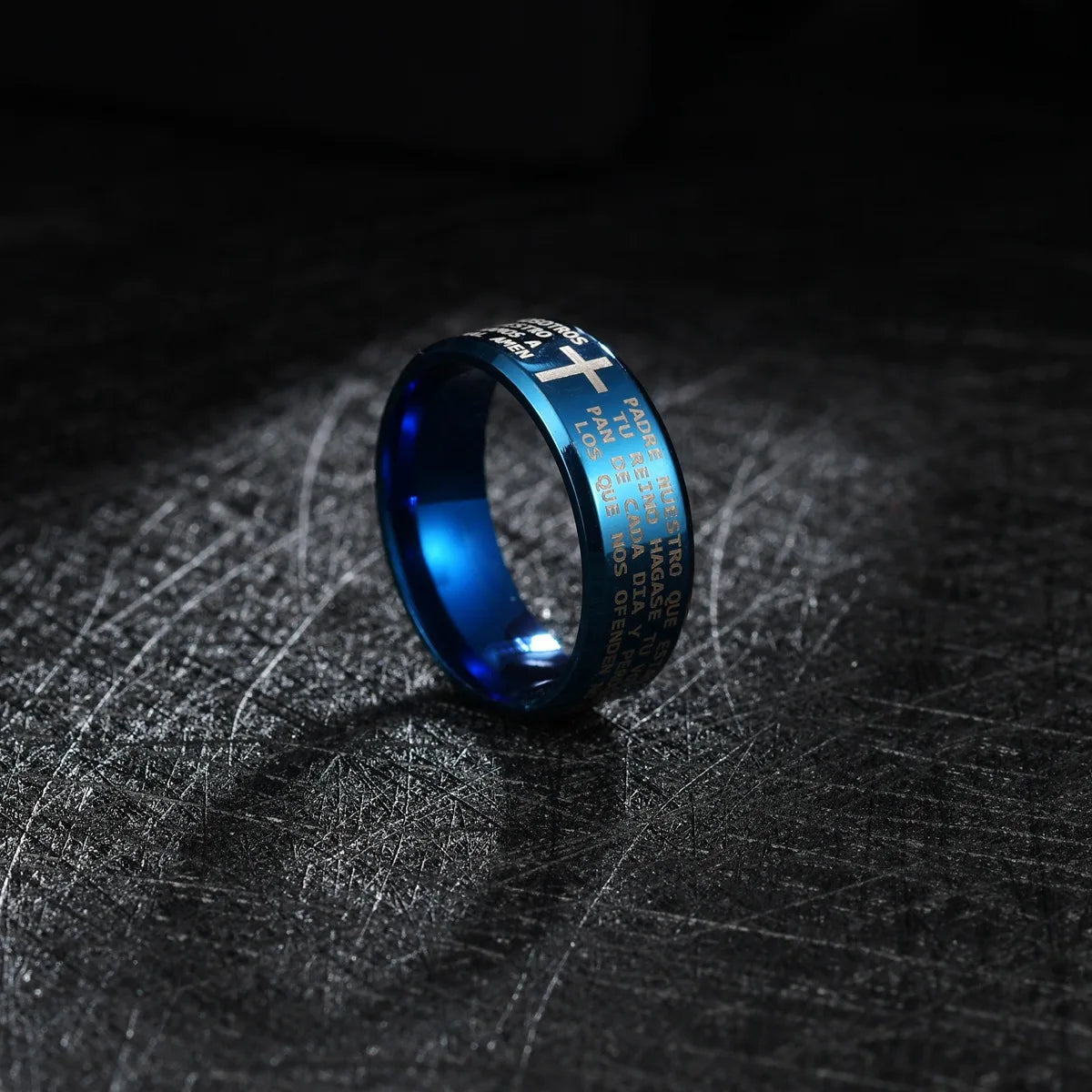 Bague en acier inoxydable avec croix de Jésus